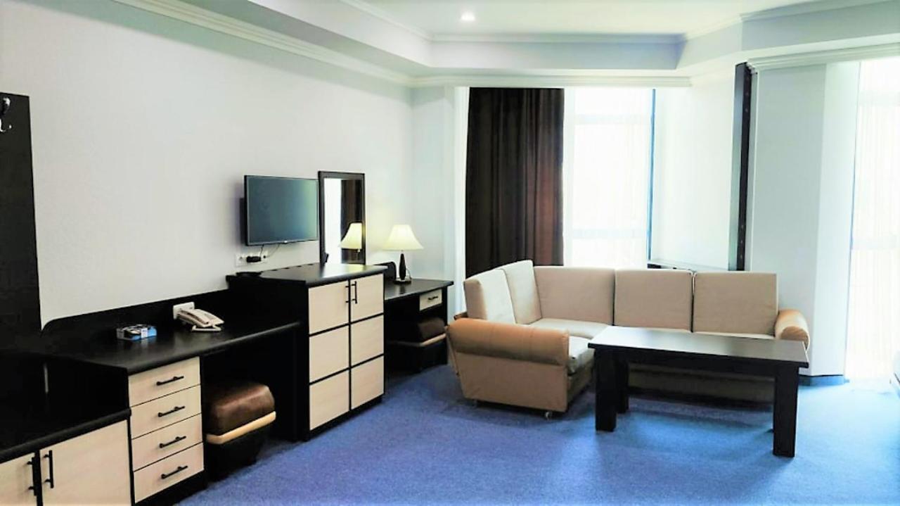 Ddd Hotel Yerevan Exterior foto